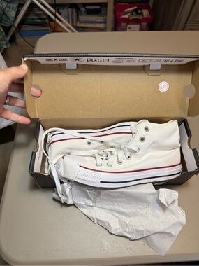 *NWT* Converse White High-Top Canvas Sneakers with Red & Black Stripe Size 7